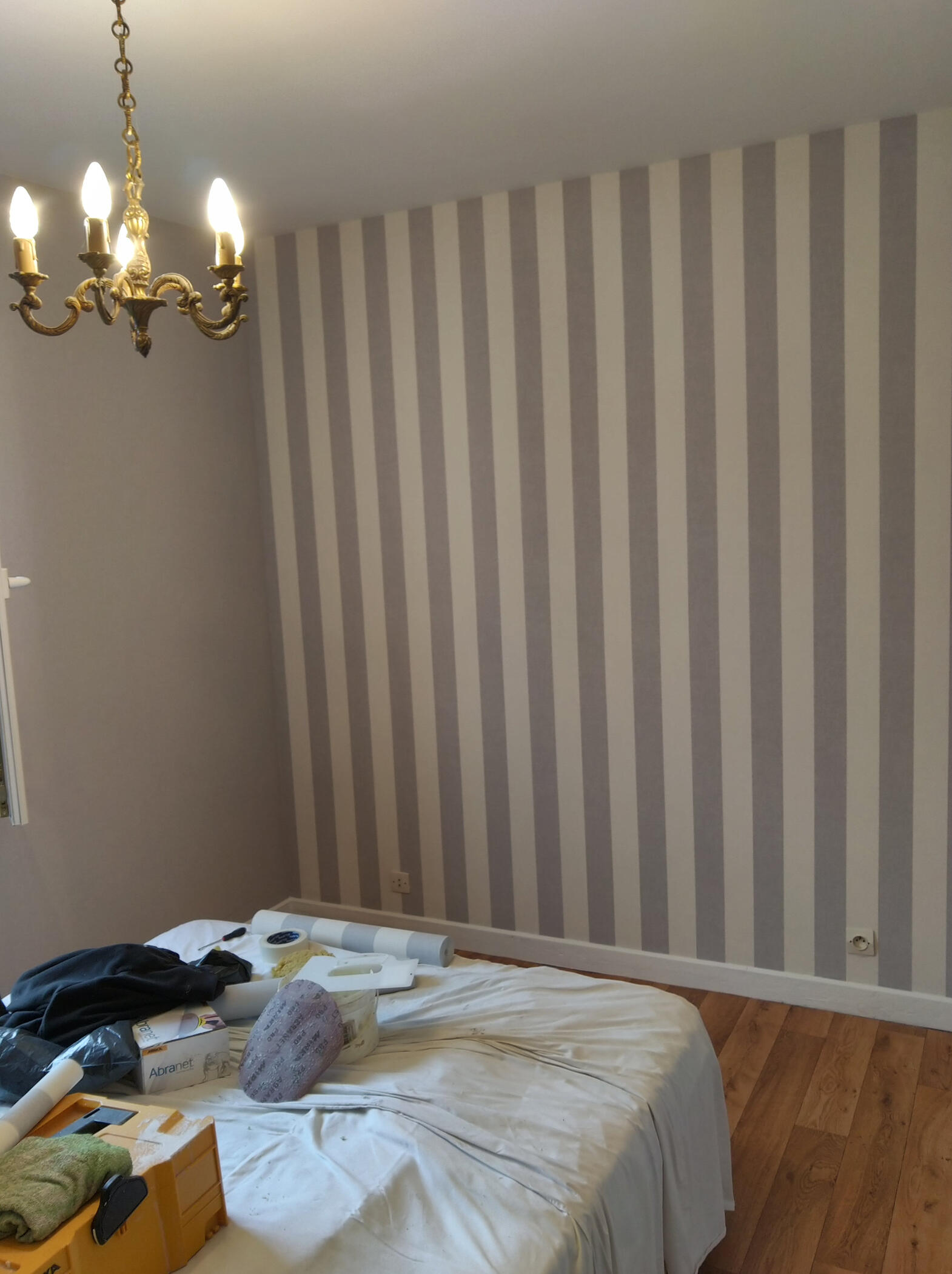 New wallpaper in the bedroom